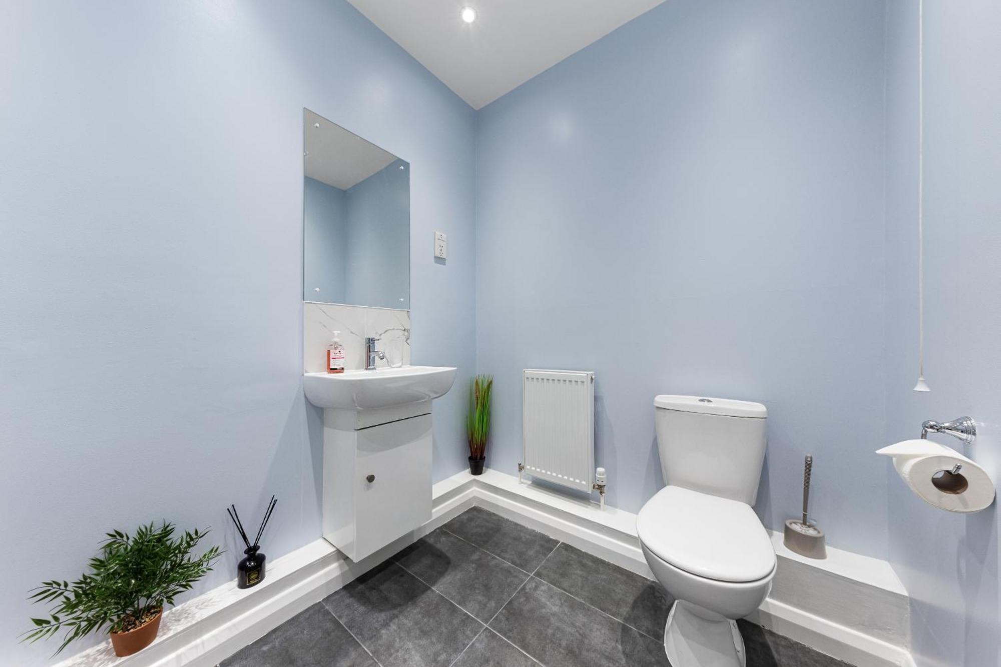 Elegant & Spacious 2 Bedroom Hideaway In The Heart Of London - Sleeps 6 People- Has A King Bed- Parking Available! Instant Book! 20 Percent Off! Limited Time Deal! Barnet Exterior foto