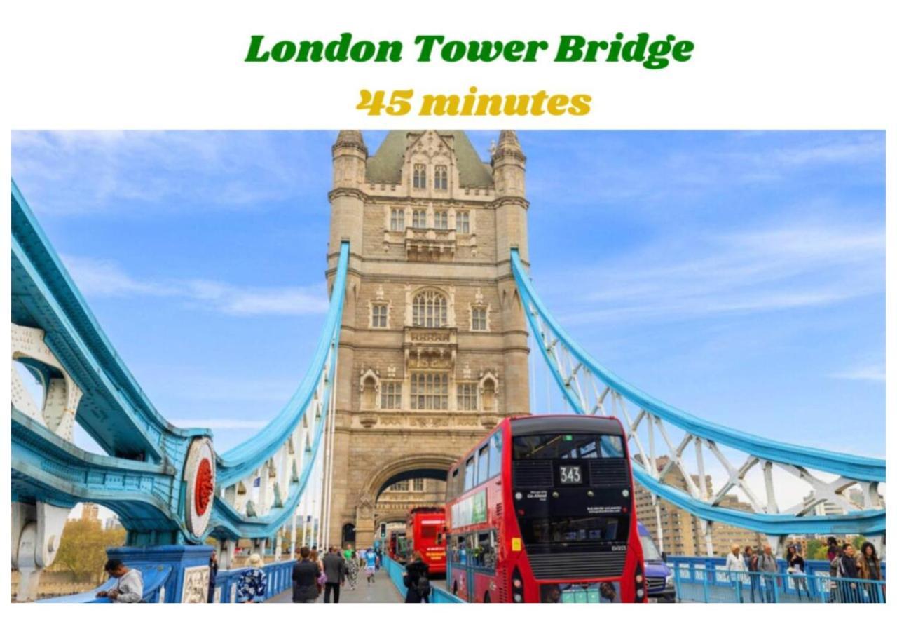 Elegant & Spacious 2 Bedroom Hideaway In The Heart Of London - Sleeps 6 People- Has A King Bed- Parking Available! Instant Book! 20 Percent Off! Limited Time Deal! Barnet Exterior foto